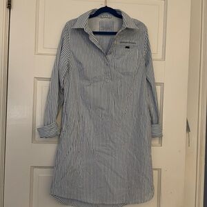 Girls Large Vineyard vines seersucker cover up